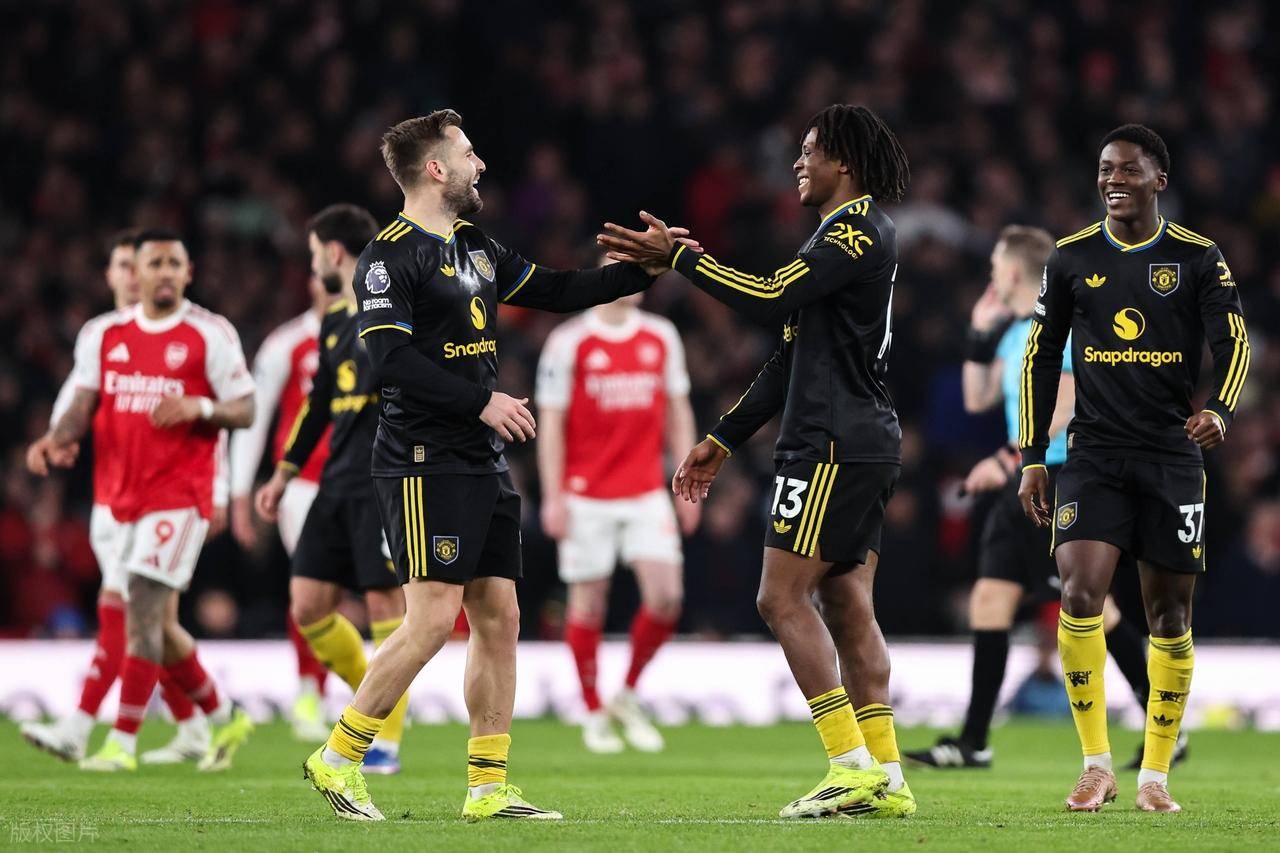 包含离谱！犹他爵士围绕英超战术微调亚特兰大围绕德甲造点机会，赛后曼联篮板制胜——德国杯节点到来的词条