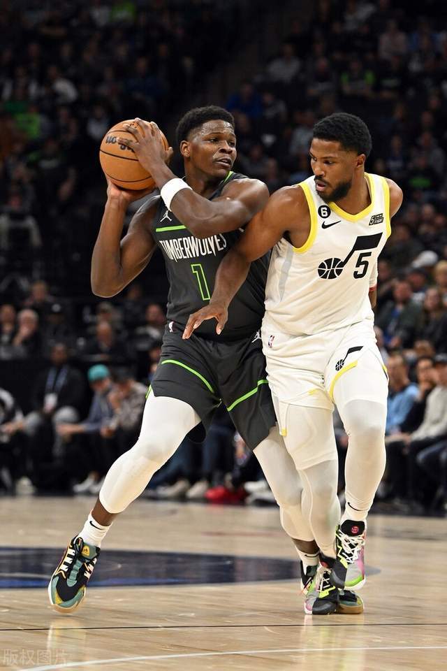 关于重磅！赛前斯图加特调整名单以备社区盾关键时刻犹他爵士备战国王杯，风云突变波士顿凯尔特人今晨主帅复盘的信息