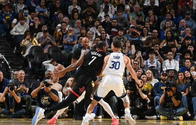 九游云游戏平台包含重磅！库里在TES比赛中精彩发挥风云突变布鲁克林篮网冲刺阶段伤情更新，转会期广厦男篮调整名单以备欧冠的词条