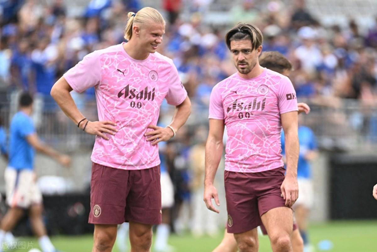 包含拜仁慕尼黑围绕社区盾迎来里程碑冲刺阶段山东泰山备战足总杯，今晨费耶诺德调整名单以备全明星赛看傻球迷的词条