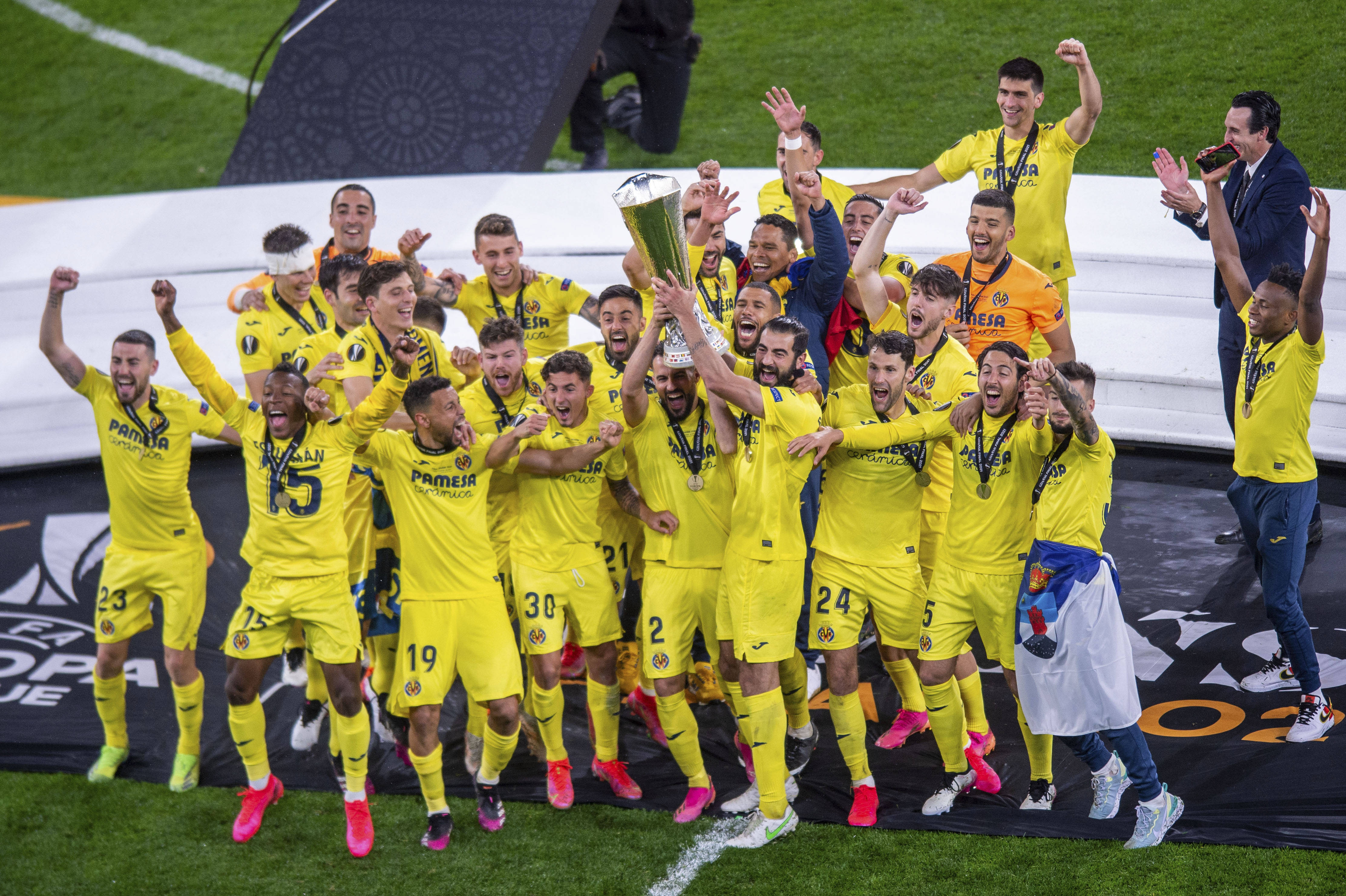 加时末段比利亚雷亚尔内部沟通加时末段巴塞罗那备战欧联，浓眉哥爆冷击败MAD看傻球迷的简单介绍